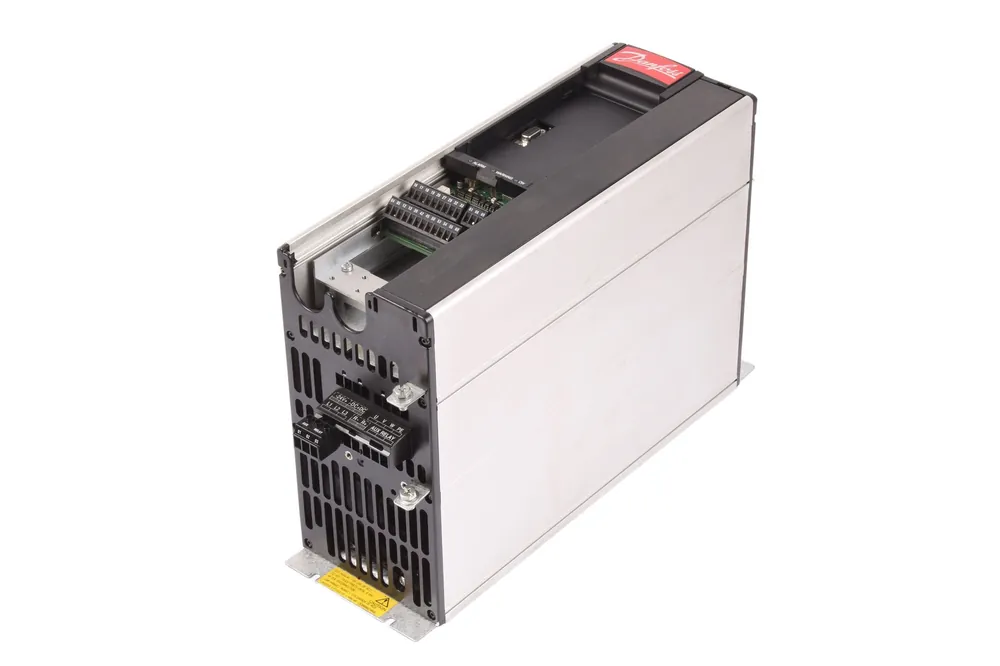 Oferta czasowa VLT5008PT5B20STR3DLF00A00C0 DANFOSS 175Z0070